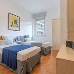 Apartment Guesthost - A 5 Min Dalla Stazione X5 *