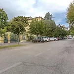 Apartment Guesthost - A 5 Min Dalla Stazione X5 Ferrara