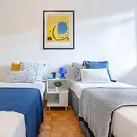 Guesthost - A 5 Min Dalla Stazione X5 Apartment Ferrara