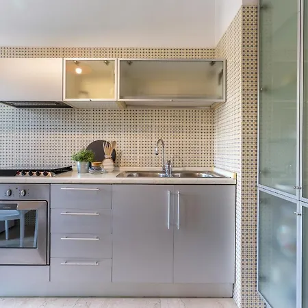 Guesthost - A 5 Min Dalla Stazione X5 Apartment Ferrara