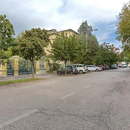 Apartamento Guesthost - A 5 Min Dalla Stazione X5 Ferrara