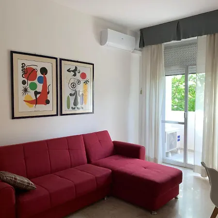 Guesthost - A 5 Min Dalla Stazione X5 Ferrara