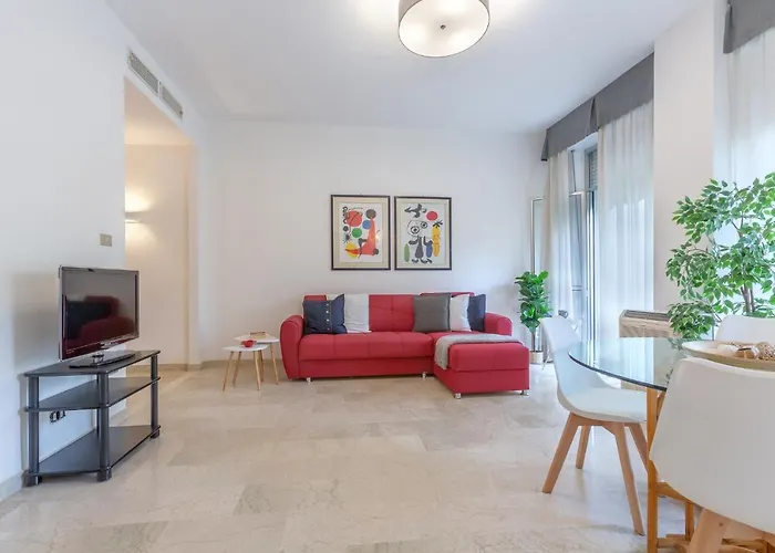 Guesthost - A 5 Min Dalla Stazione X5 Apartament