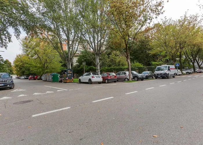 Guesthost - A 5 Min Dalla Stazione X5